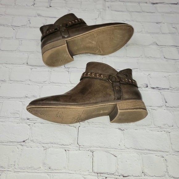 Rox Surf Co. Zippered Slip On Bootie Size 7 - Picture 3 of 11